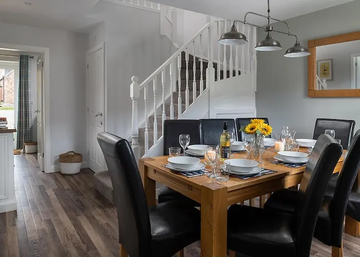 Holiday home Salty Kisses, The Bay, *