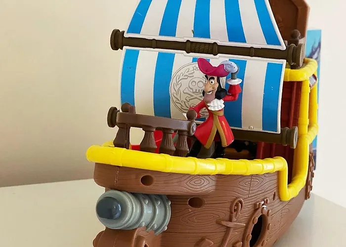 Holiday home Salty Kisses, The Bay, *