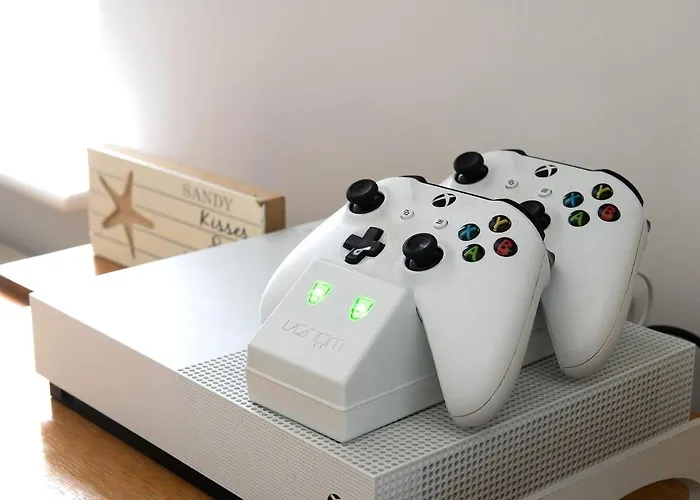 Salty Kisses, The Bay,