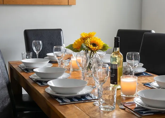 Salty Kisses, The Bay,