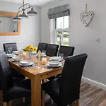 Salty Kisses, The Bay, Holiday home Filey